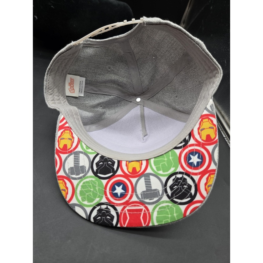 Marvel Avengers Boys Gray Snapback Hat Red White Logo Badge Adjustable One Size